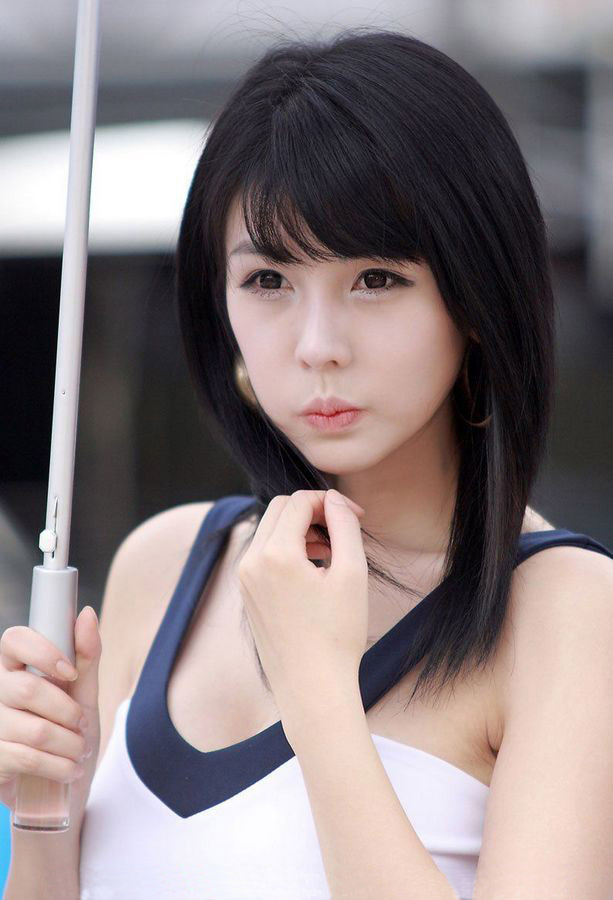 韩国绝色美女车模李智友  第7张