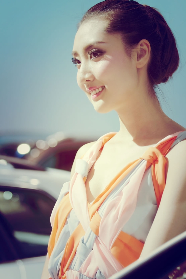 成都车展美女云集  第3张