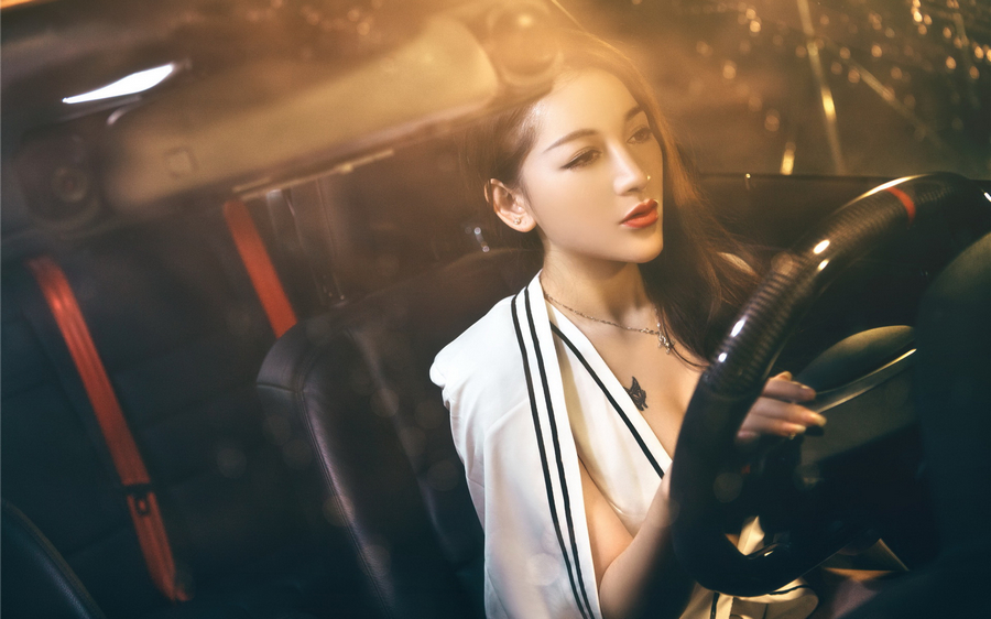 奔驰美女模特沈璐