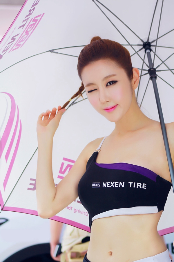 车展上的性感妹妹  第9张